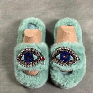 Fuzzy Blue Eye Embellished Slippers Womens Size 3